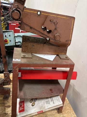 1357465-2 Lever shears with stand and bucket with welding electrodes