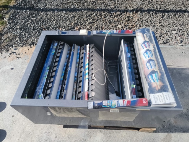 Cigarette display racks - PS Auction - We value the future - Largest in ...