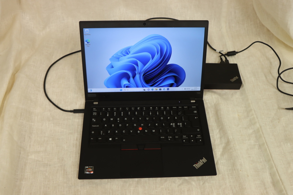 1174363-1 Dator Lenovo Thinkpad T495 med dockstation WIn 11 Pro