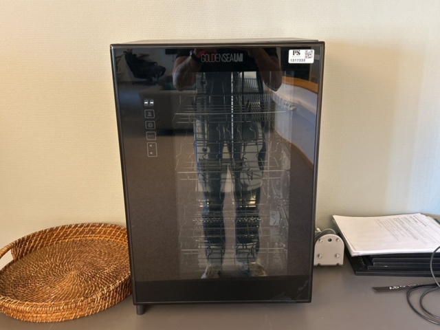 1317333-1 UV-C disinfection cabinet - GoldenseaUV UV4C-H