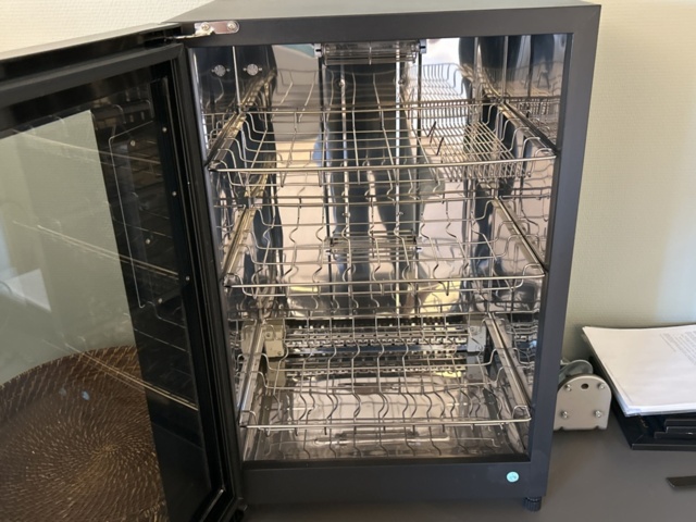 1317333-2 UV-C disinfection cabinet - GoldenseaUV UV4C-H