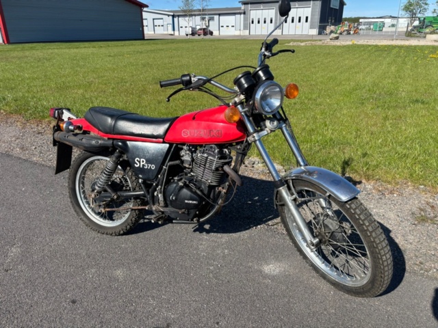 1369323-2 Motorcycle Suzuki SP370 -1979