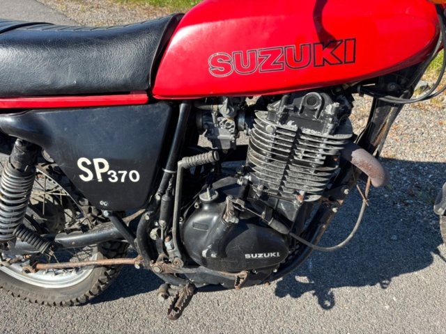 1369323-8 Motorcycle Suzuki SP370 -1979