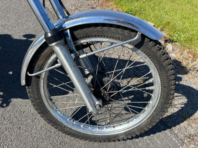 1369323-17 Motorcycle Suzuki SP370 -1979