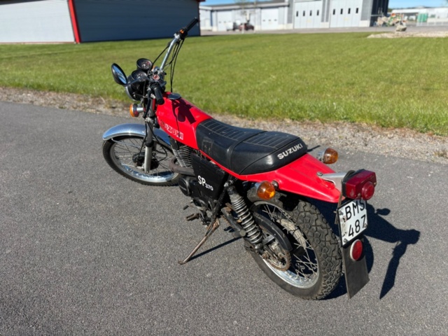 1369323-4 Motorcycle Suzuki SP370 -1979
