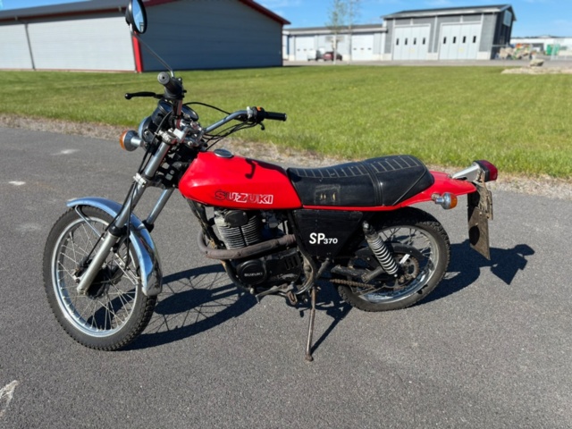 1369323-3 Motorcycle Suzuki SP370 -1979