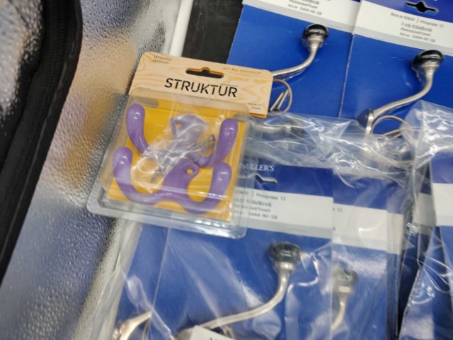 1284778-6 Klädkrokar & dubbelkrokar från Millers och Beem