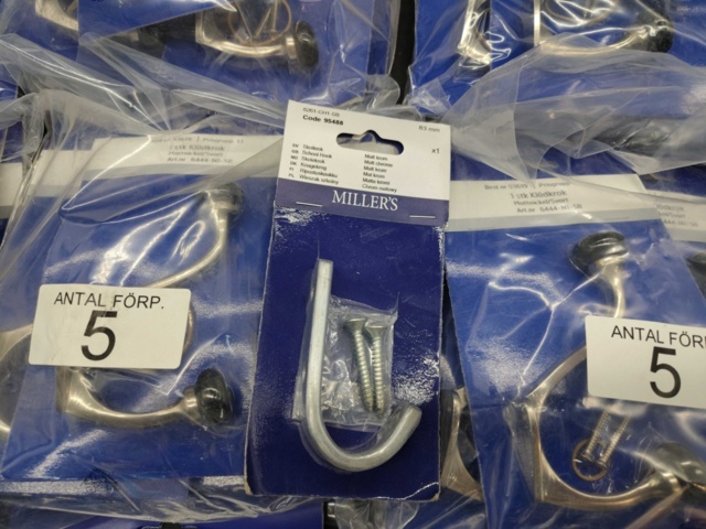 1284778-7 Klädkrokar & dubbelkrokar från Millers och Beem