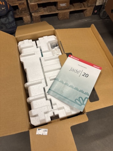 1349275-1 New/unused sewing machine - Husqvarna Jade 20