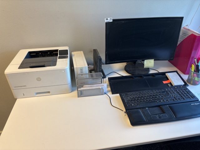 1349295-2 Computer equipment - Samsung monitor, HP PC, keyboard, mouse, UPS and printer