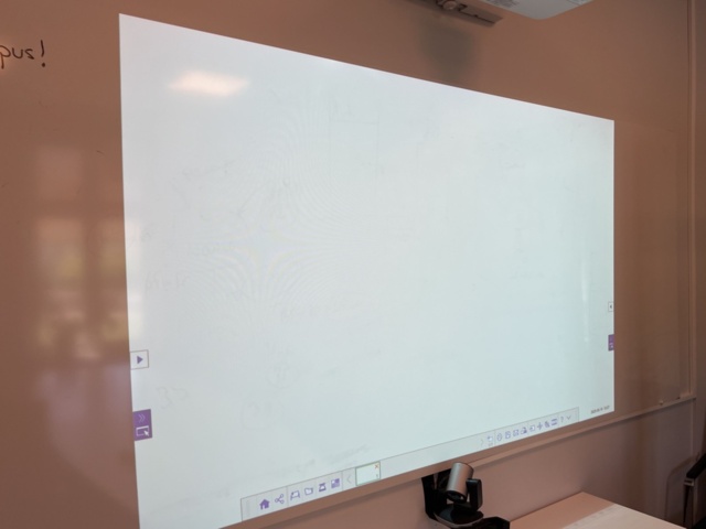 1369913-8 Projector Epson EB-1440Ui with whiteboard Lintex