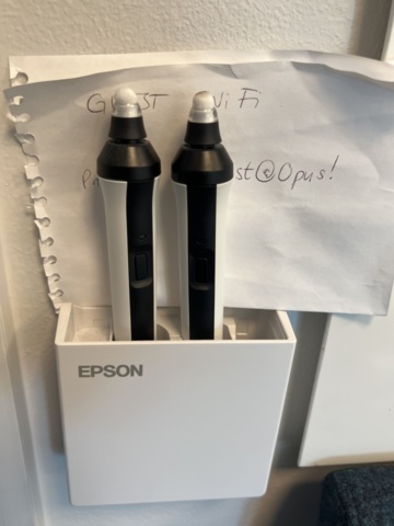 1369913-9 Projector Epson EB-1440Ui with whiteboard Lintex