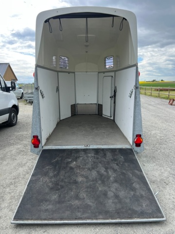 1365610-12 Horse transport Humbaur Balios