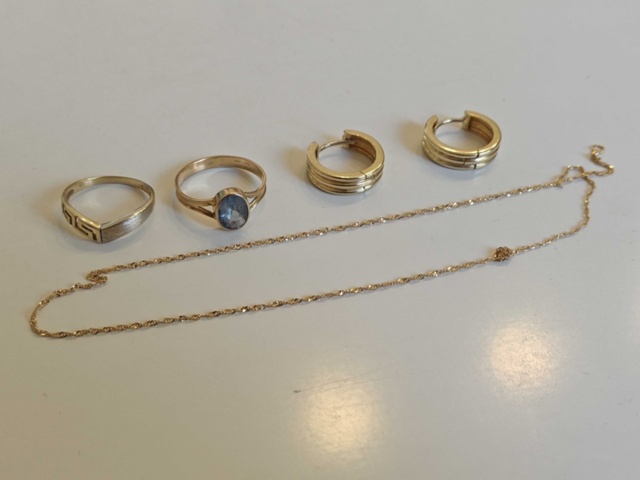 1130631-6 gold jewelry