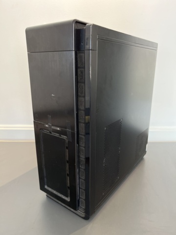 1303695-1 Gaming computer
