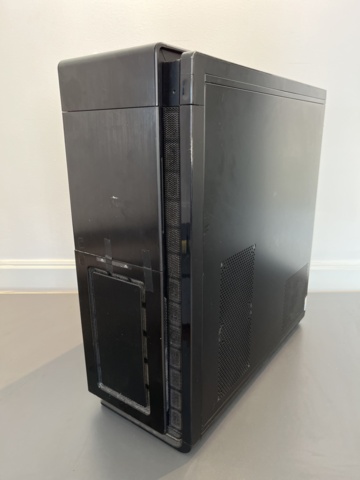 1303695-9 Gaming computer