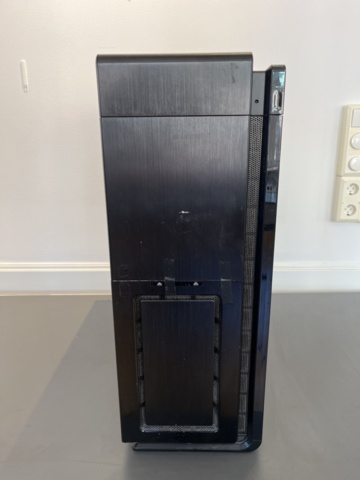 1303695-2 Gaming computer