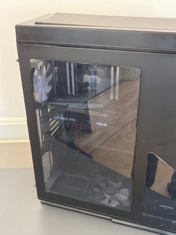 1303695-5 Gaming computer