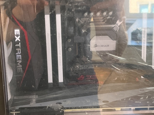 1303695-6 Gaming computer