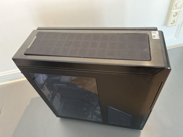 1303695-3 Gaming computer