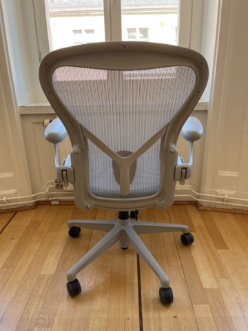 1303717-4 Office chair, Herman Miller 'Aeron'
