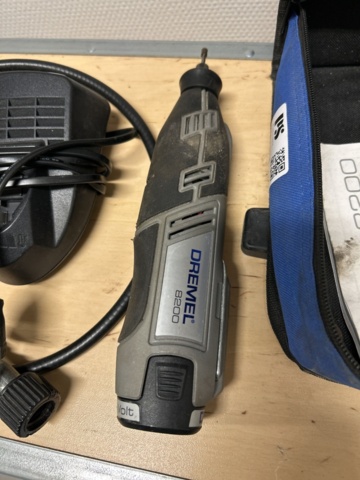 1337531-2 Multi-tool - Dremel 8200