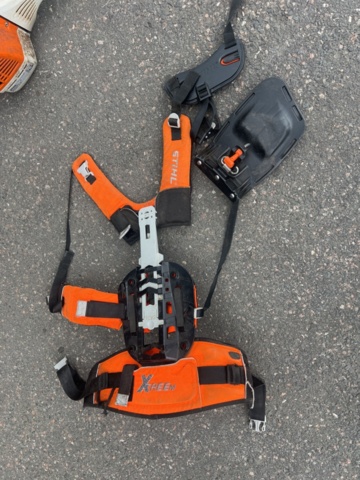 1325769-2 Brushcutter with carrying strap Stihl FS 490 C