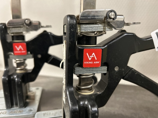 1337607-2 Lifting and clamping clamp 2pcs - Viking Arm