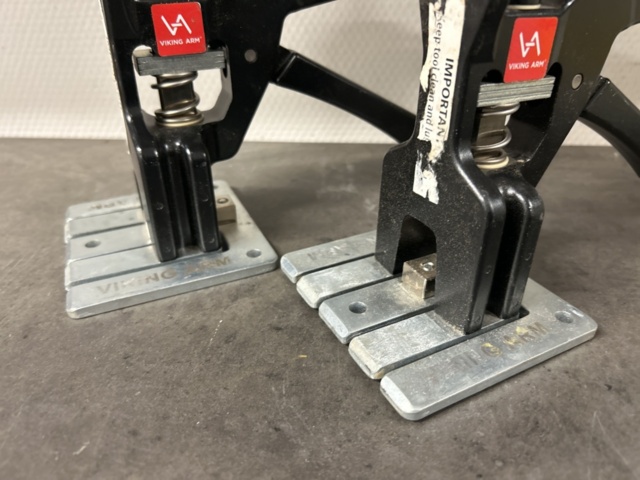 1337607-3 Lifting and clamping clamp 2pcs - Viking Arm