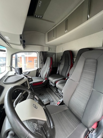 1243979-30 Skåpbil med bakgavellyft - Volvo FH 62 TR, 12.8 6x2 I-Shift, 510hk -2020