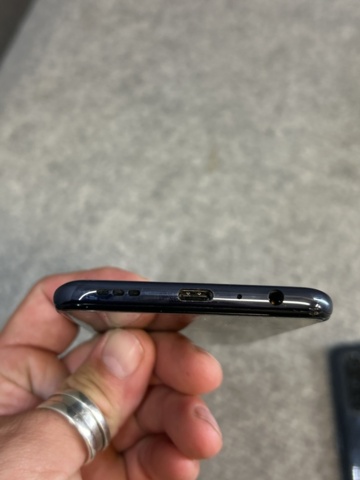 1332763-9 Mobile phones 2 pcs - OnePlus EB2103