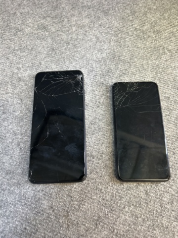 1332764-1 Mobile phones 2 pcs - Samsung (Repair items)