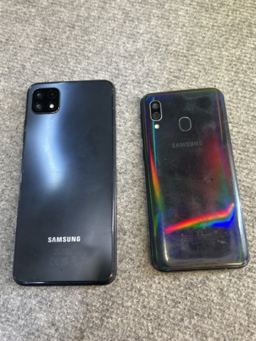 1332764-4 Mobile phones 2 pcs - Samsung (Repair items)