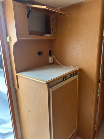 1373981-18 Caravan CABBY 580 -1992