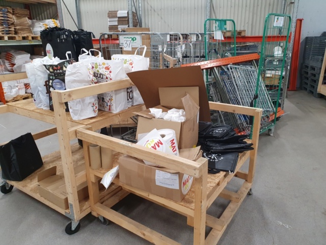 1372308-1 Transportvagnar, förpackningsmaterial, kontors material