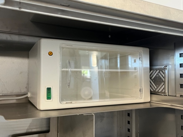 1255154-5 Bakteriekamera för mjölkprov med värmeskåp