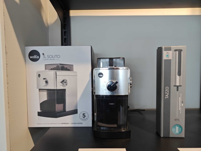 1130694-1 Coffee grinder Wilfa Il Solito CG-110S and milk frother Zack Tazzo