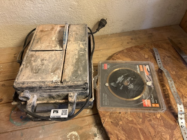 1337690-1 Tile saw with diamond blade - Siri Briccolina