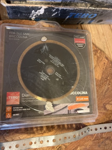 1337690-5 Tile saw with diamond blade - Siri Briccolina