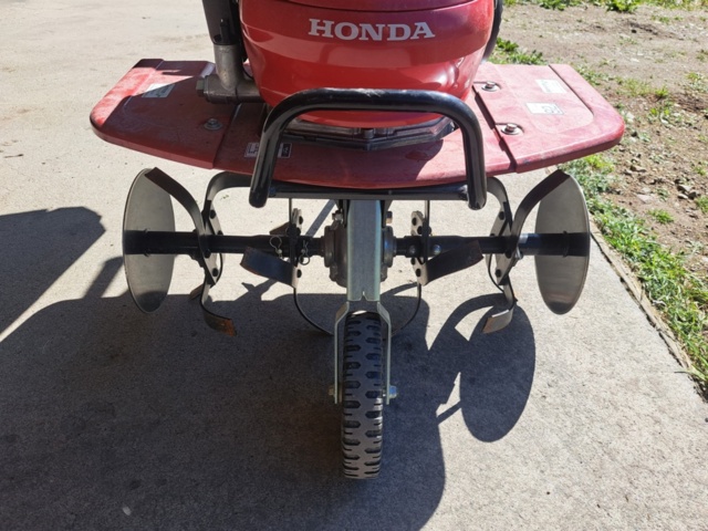 1368901-4 Tiller Honda F220