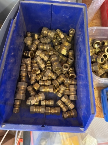 1199446-2 Brass fittings