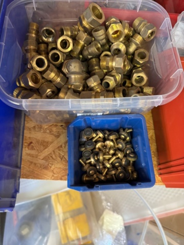 1199446-3 Brass fittings