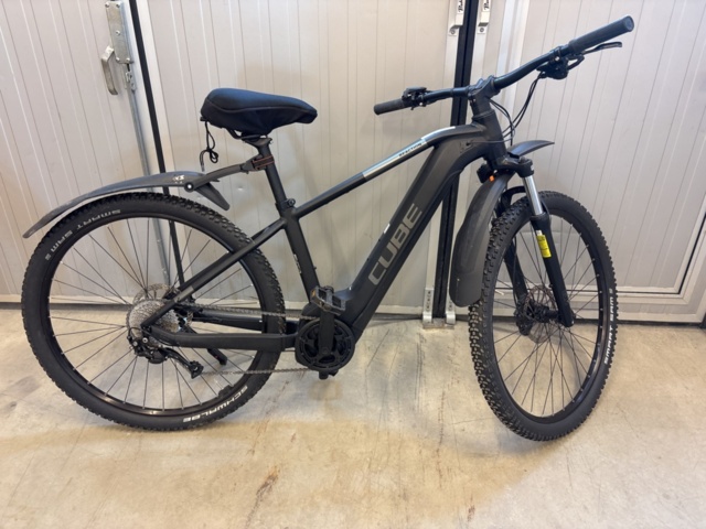 1373397-2 Elcykel CUBE Reaction 29"