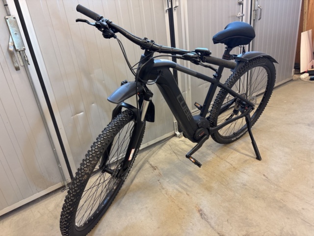 1373397-4 Elcykel CUBE Reaction 29"