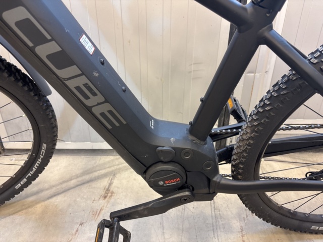 1373397-6 Elcykel CUBE Reaction 29"