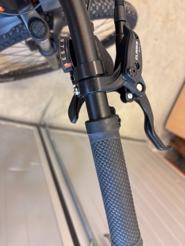 1373397-8 Elcykel CUBE Reaction 29"