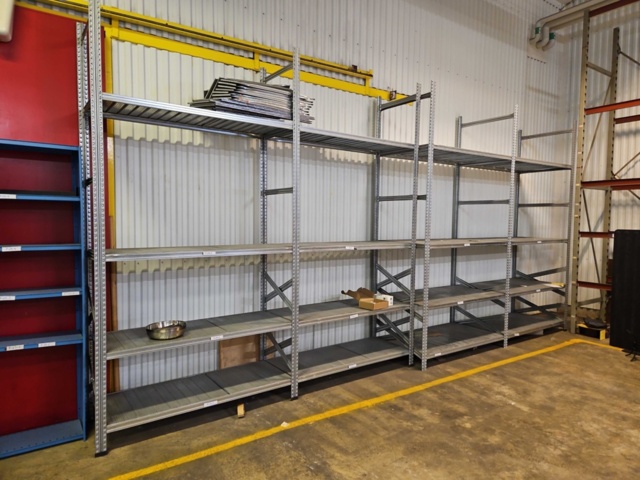 1368778-4 Lagerhyllor ca 28 sektioner för demontering