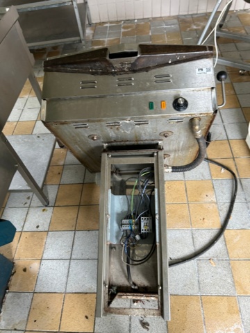 1297704-2 Grill table Metos