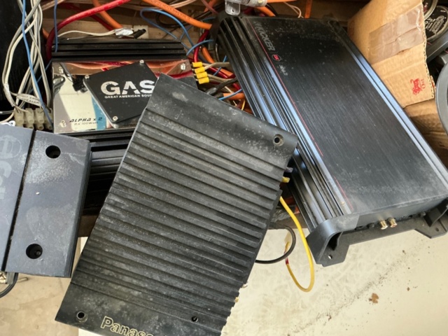 1376362-3 Car radio, stereo power amplifier, speakers older models + Harman Kardon