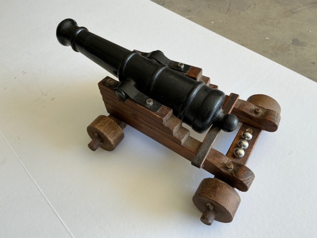 1376376-2 Cast iron cannon & cast iron front for stove